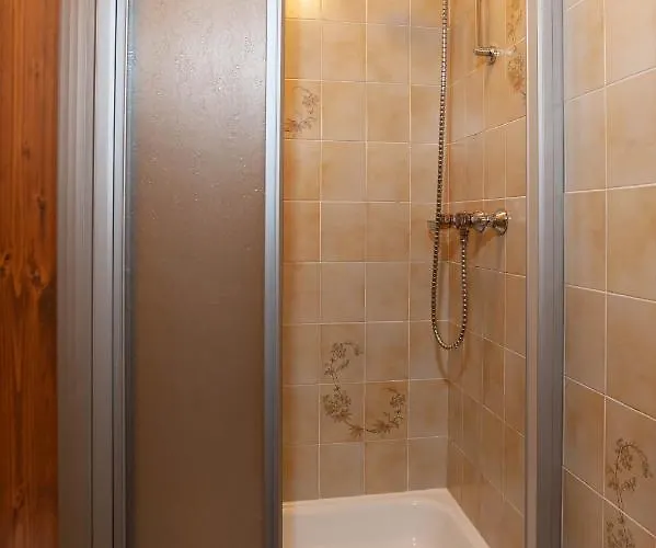 أبارت جوليا *